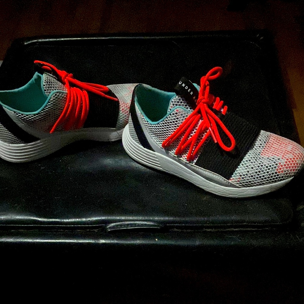 Under Armour Women’s Size 6.5